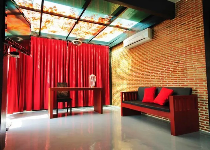 Ashcarya Boutique Hotel Ban Bo (Ratchaburi)
